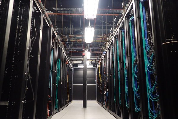 Maîtriser les concepts, la mise en œuvre et les cas d'usage du calcul distribué - Guide complet